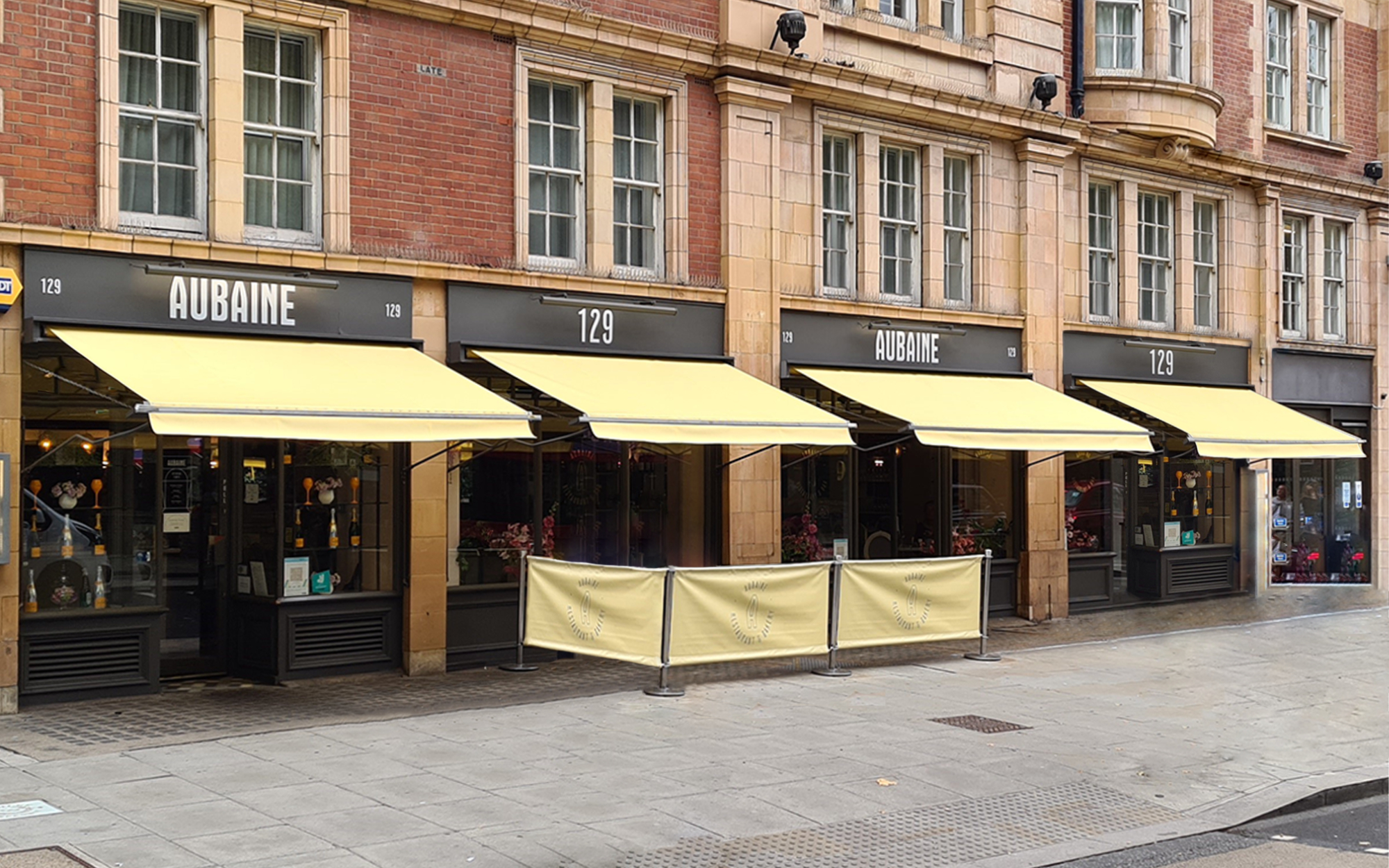 Retractable restaurant awnings Aubaine
