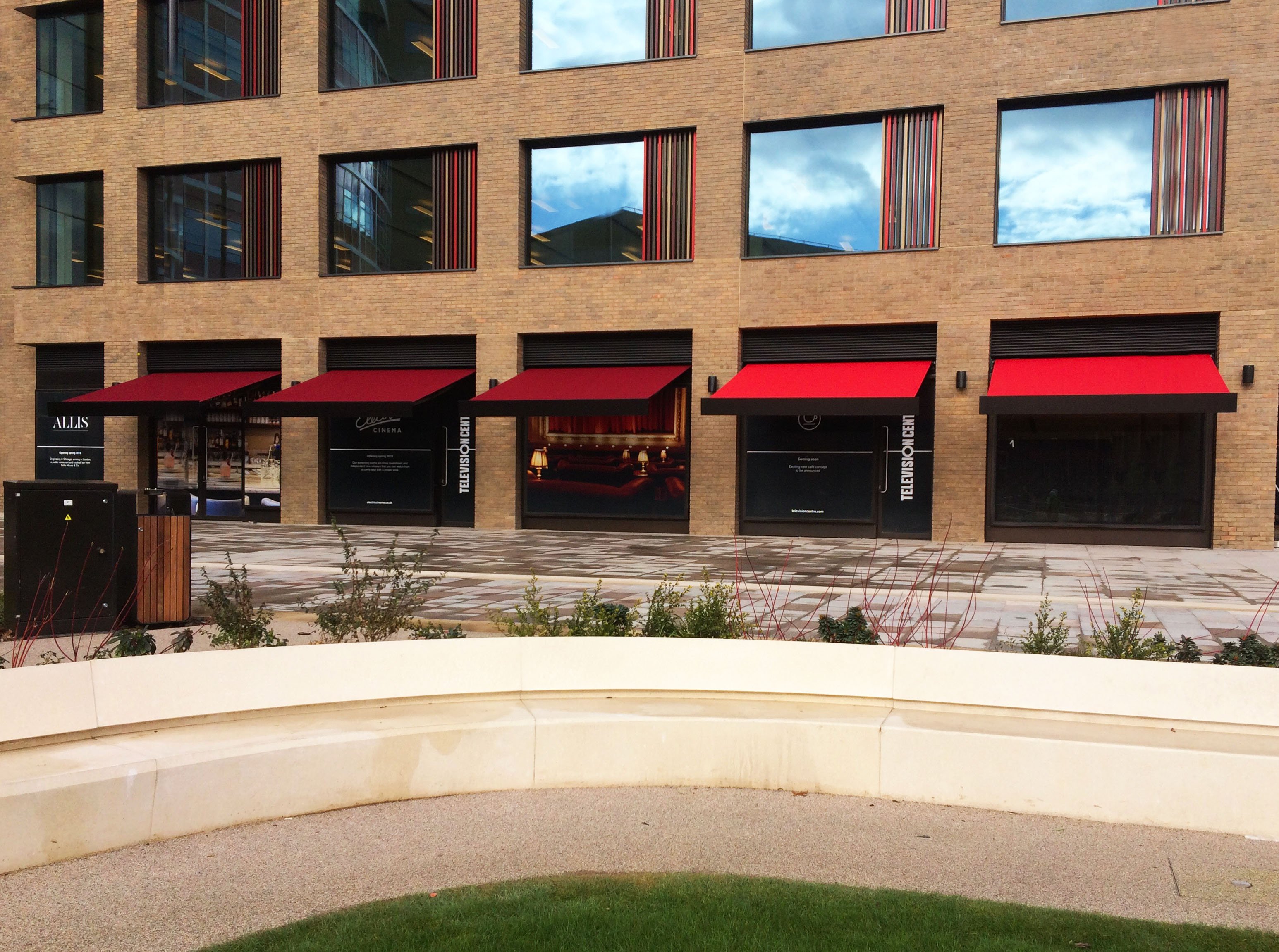 BBC SQ2 awnings