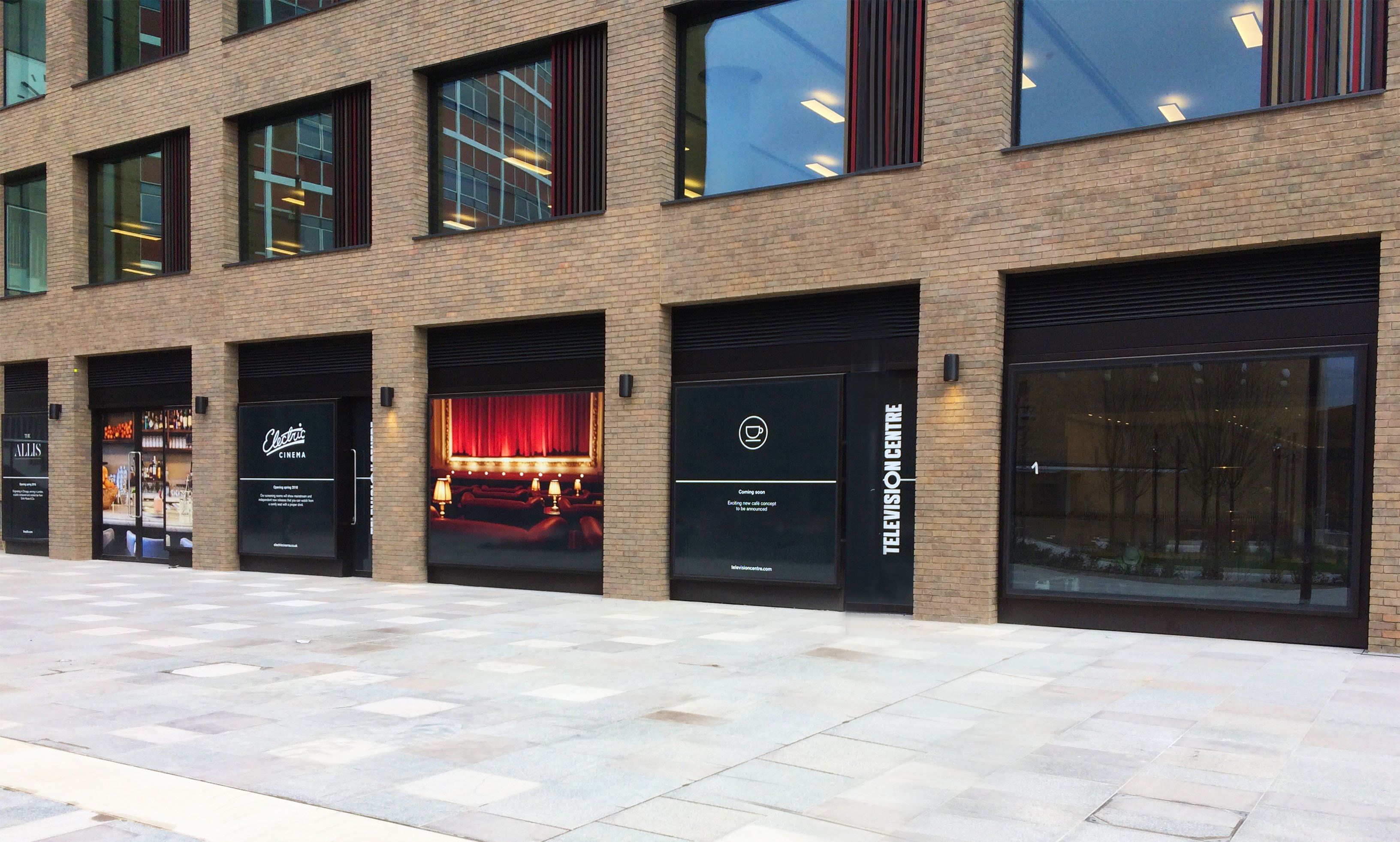 BBC SQ2 awnings