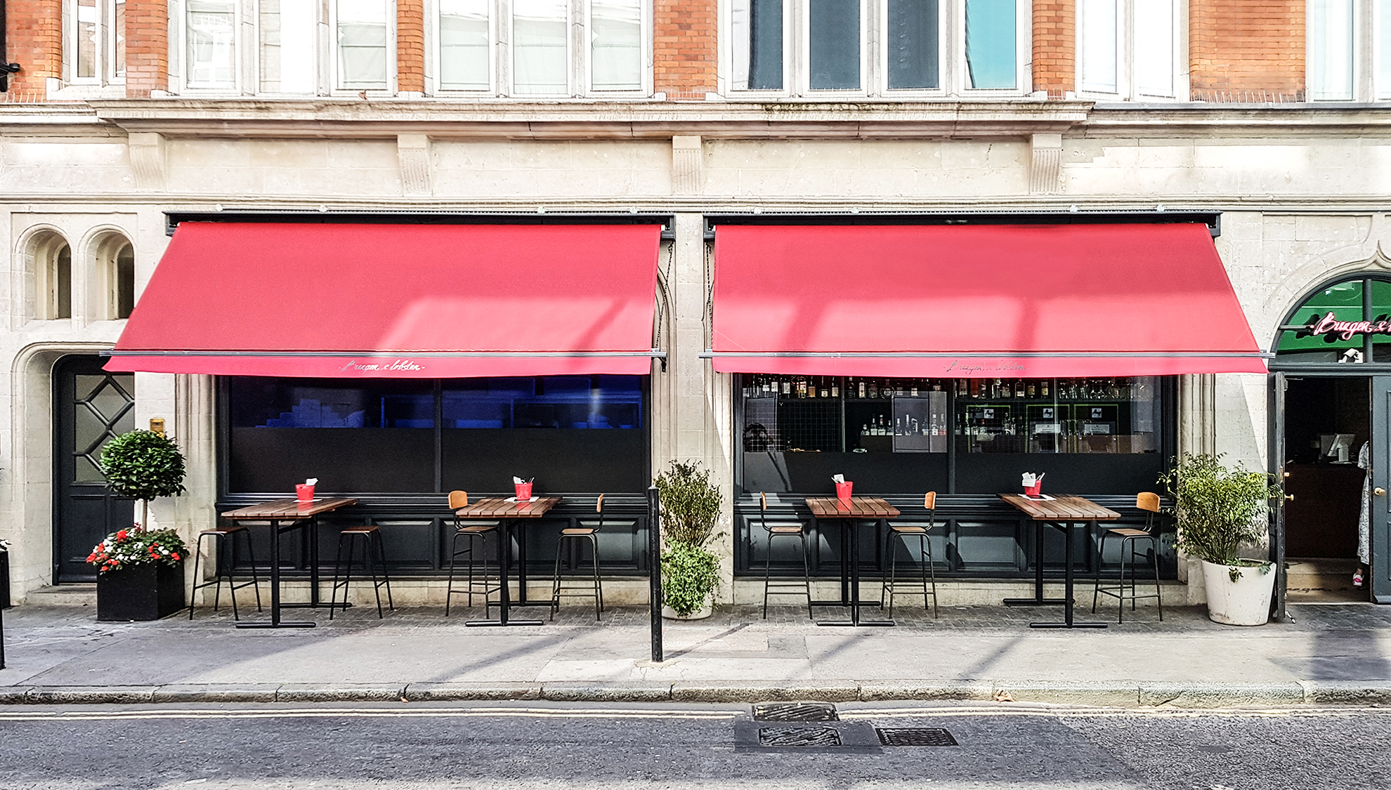 Burger & Lobster 01