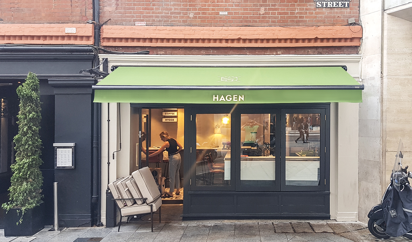 Classic folding awning