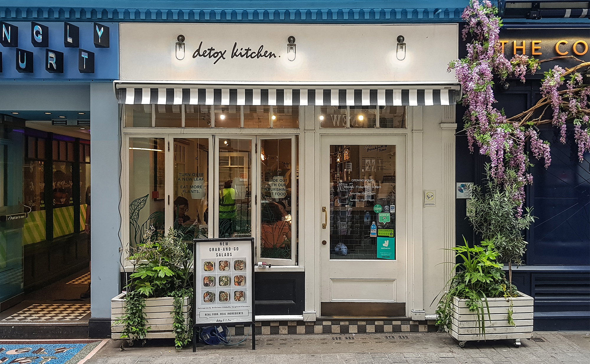 Classic awning Detox Kitchen