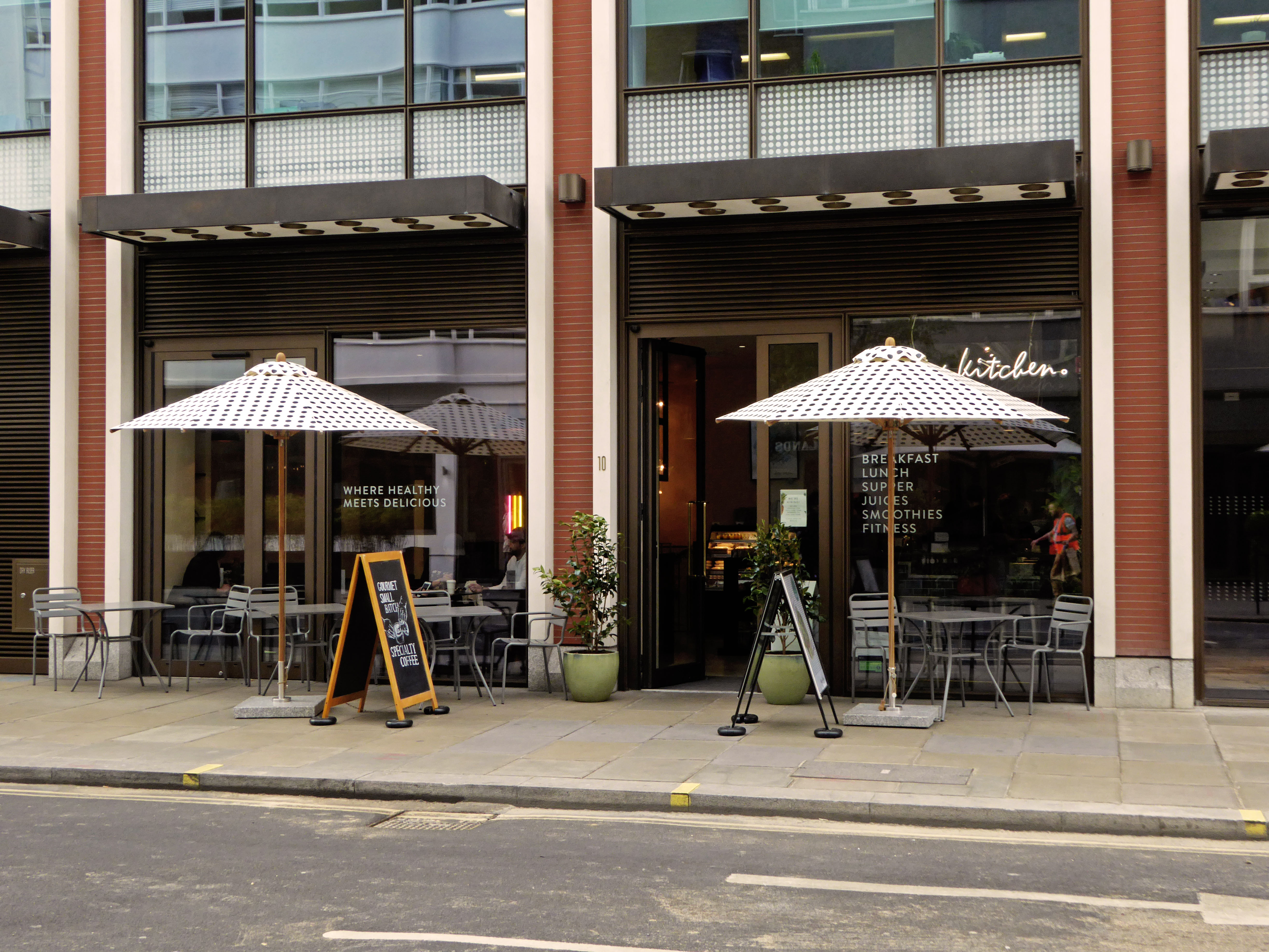 MEDI parasols Detox Kitchen