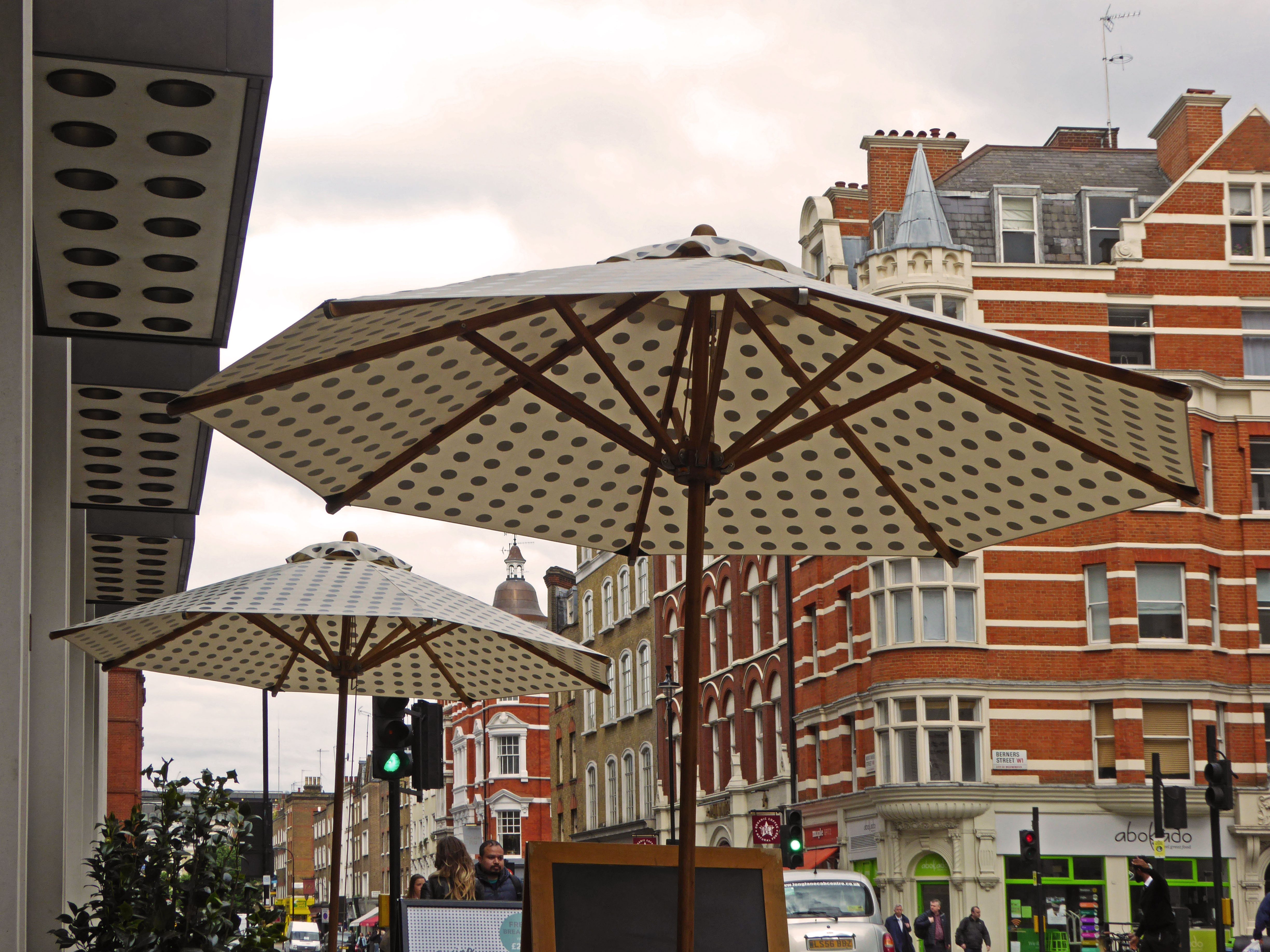 MEDI parasols Detox Kitchen 2