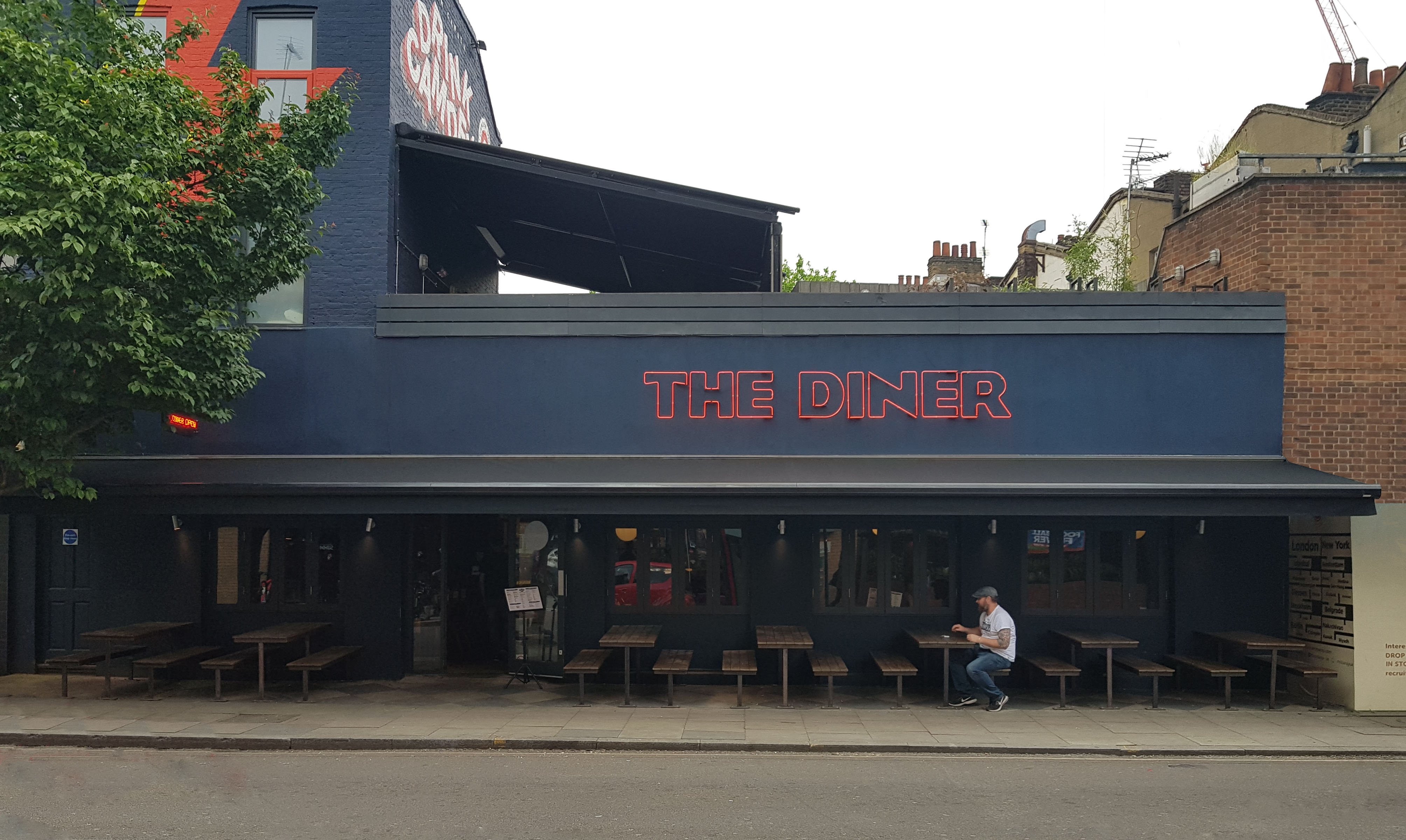Signature awning, Diner