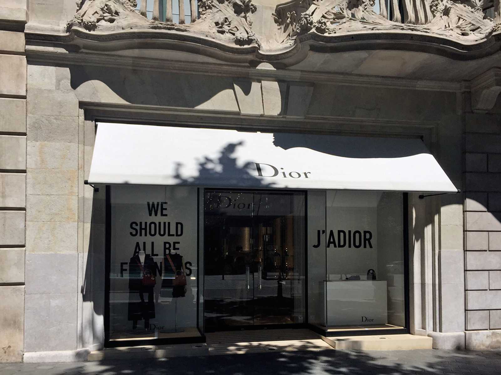 Greenwich awning Barcelona2