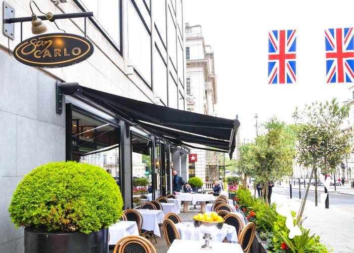  Folding arm awning