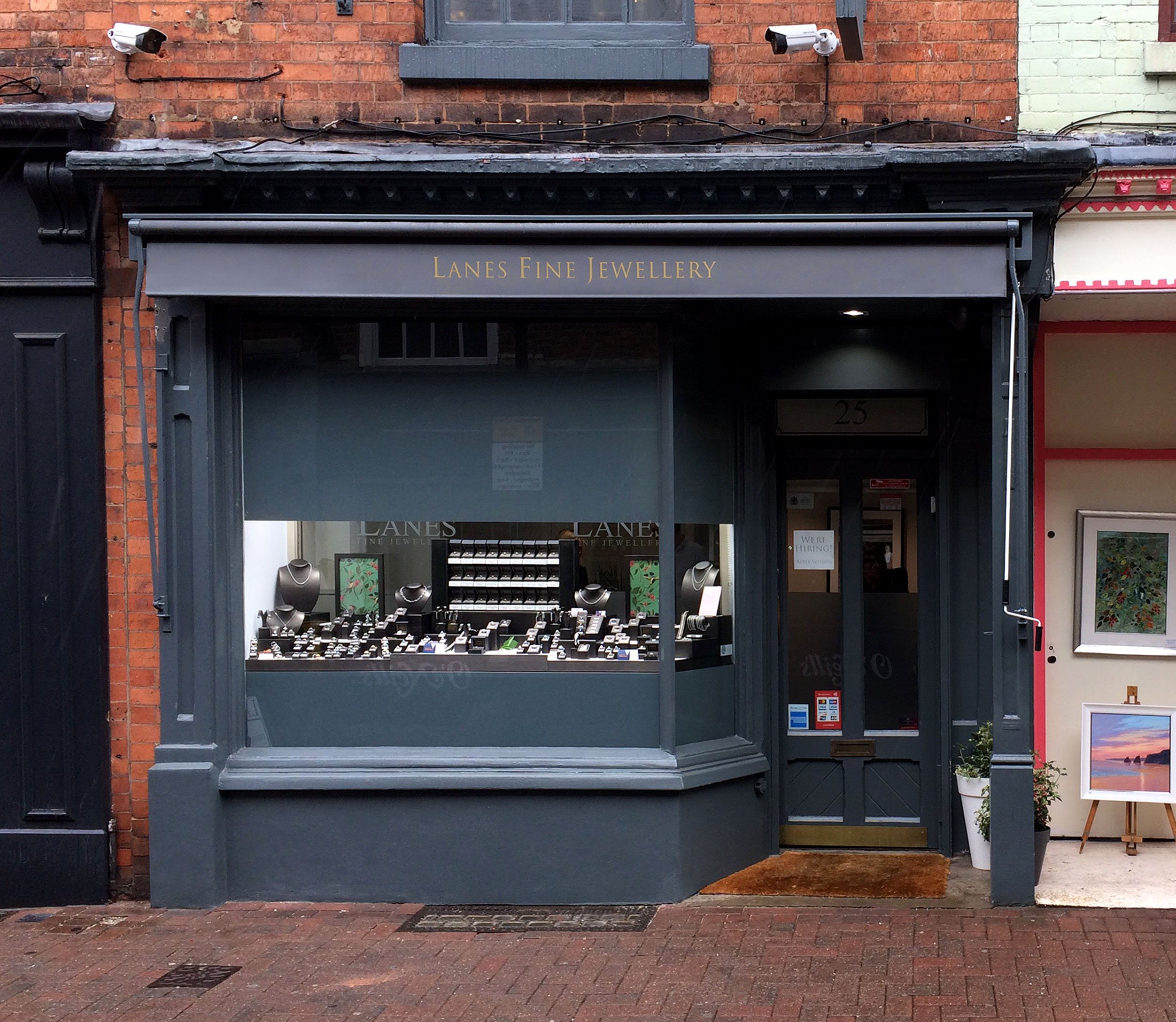 Greenwich awning, Lanes