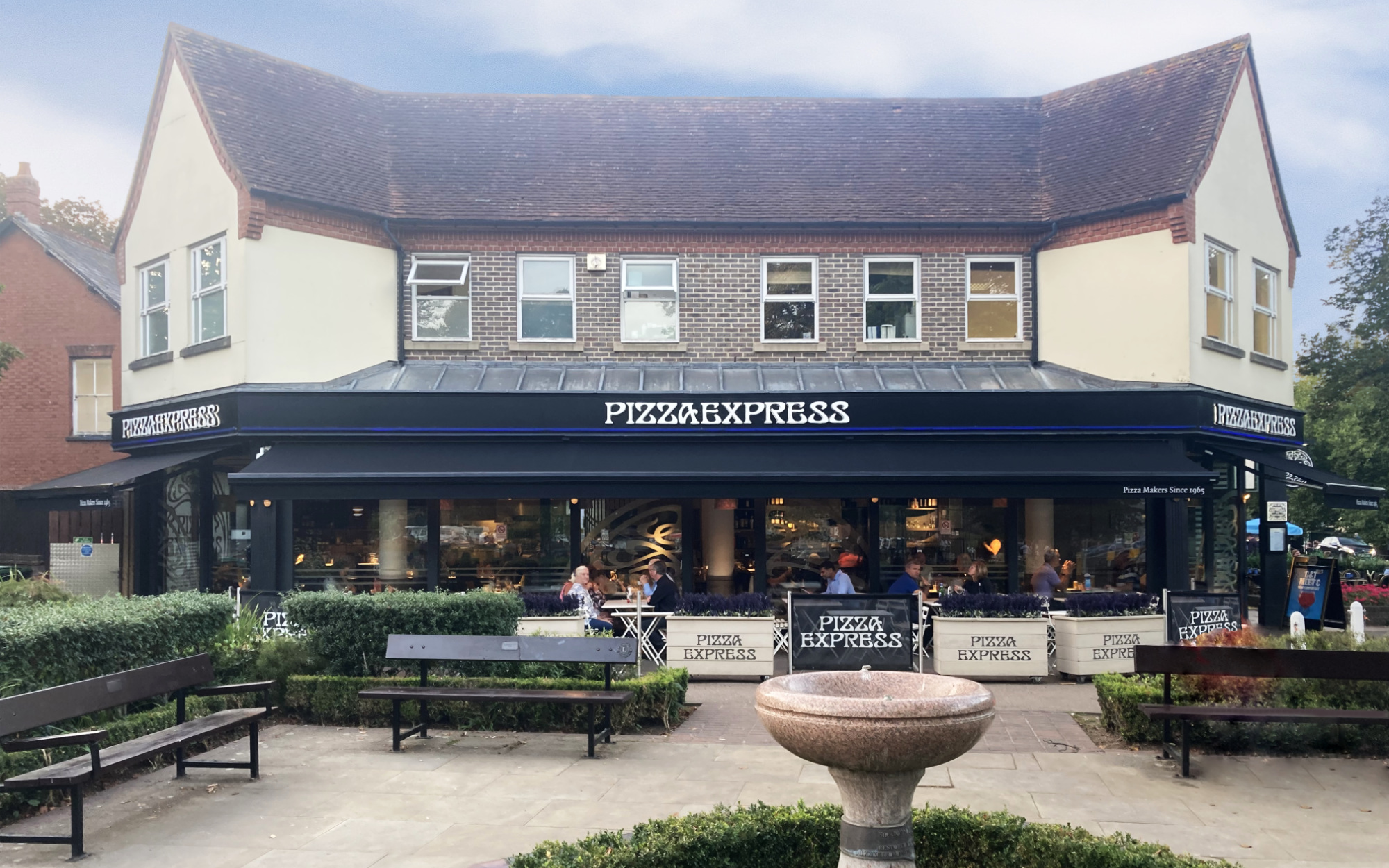 Signature awnings PizzaExpress