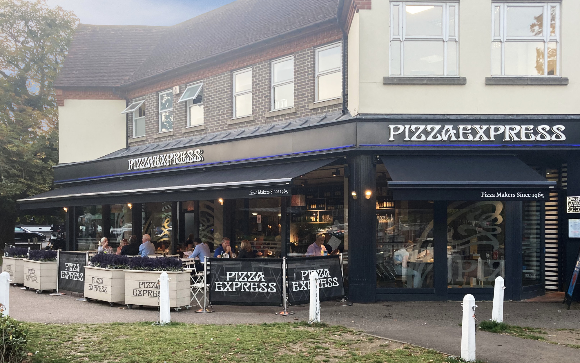 Signature awnings PizzaExpress