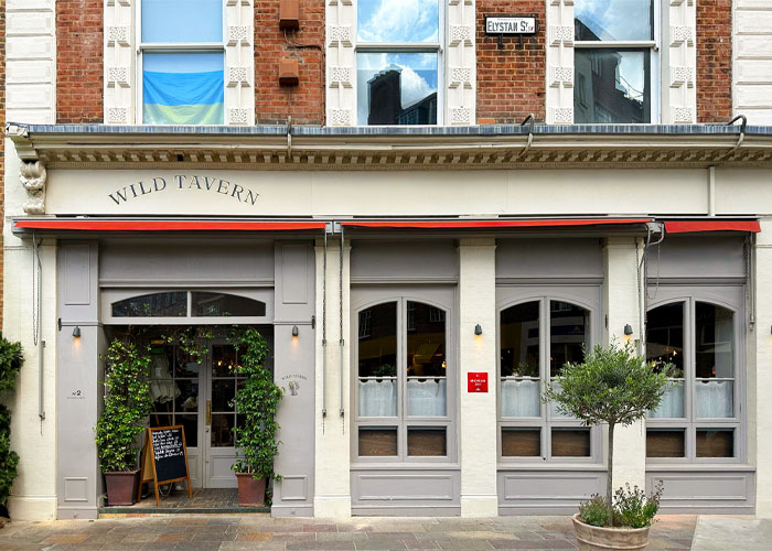Retractable Awnings for Wild Taver