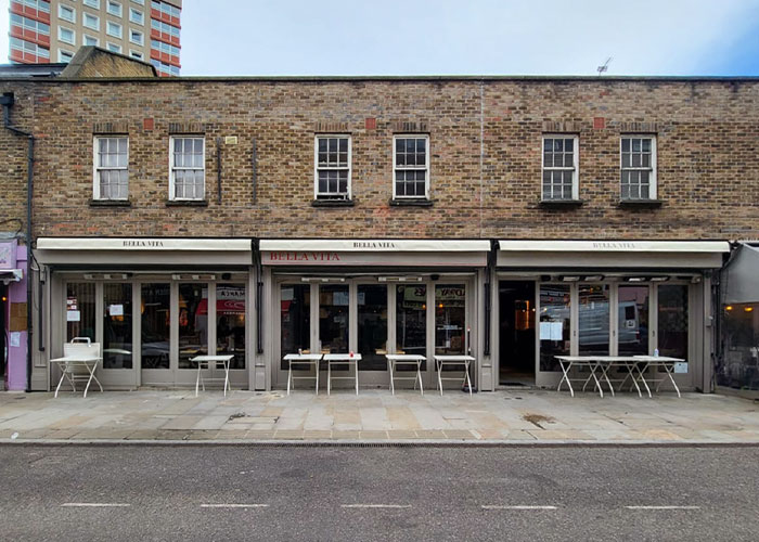  Retractable Awnings