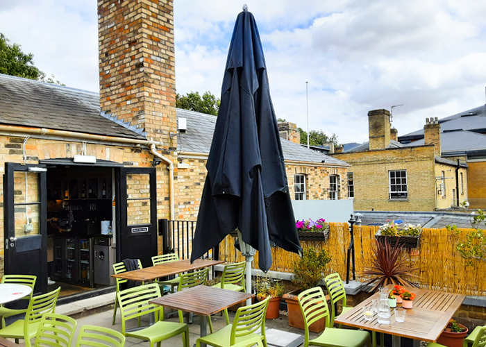  Retractable Parasol manufacturer in London
