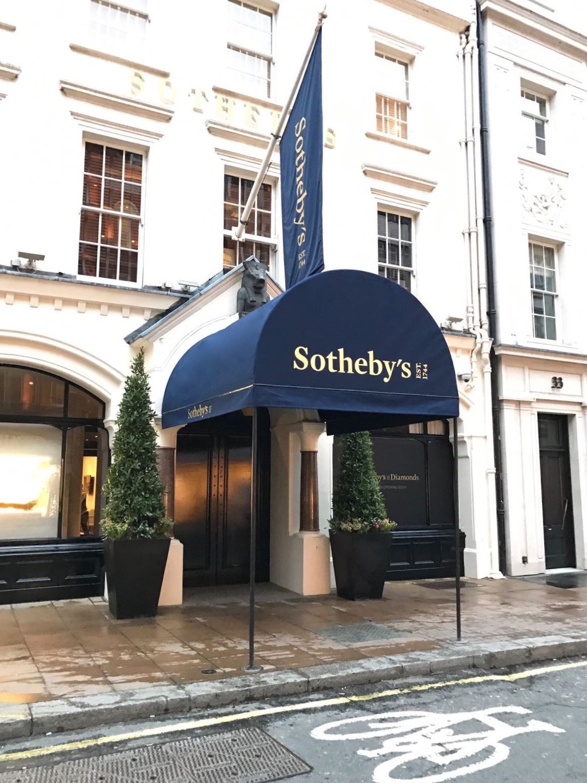Sothebys awning 1a