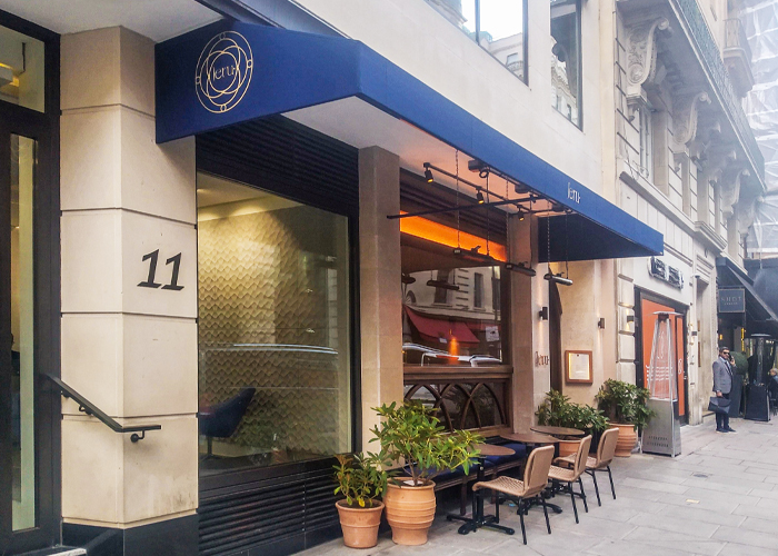  Specialists in Canopies and Awnings
