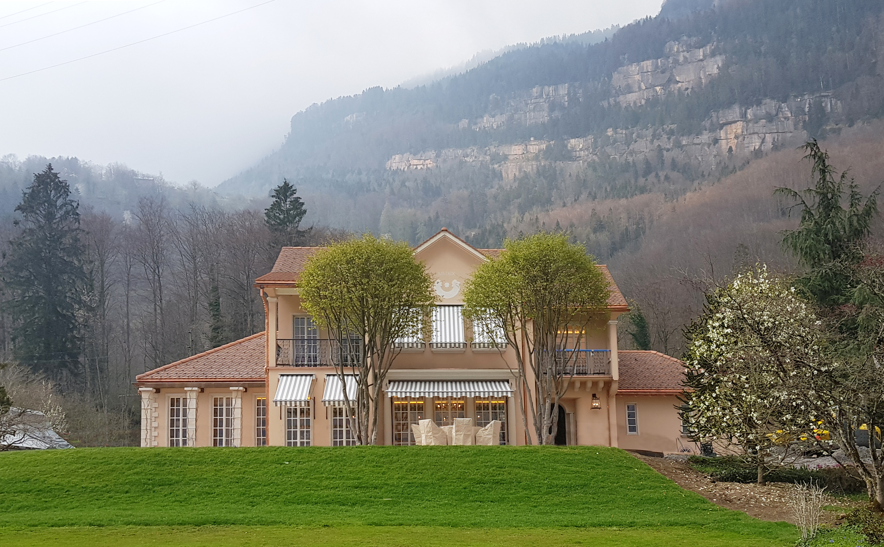 Victorian Awnings Switzerland