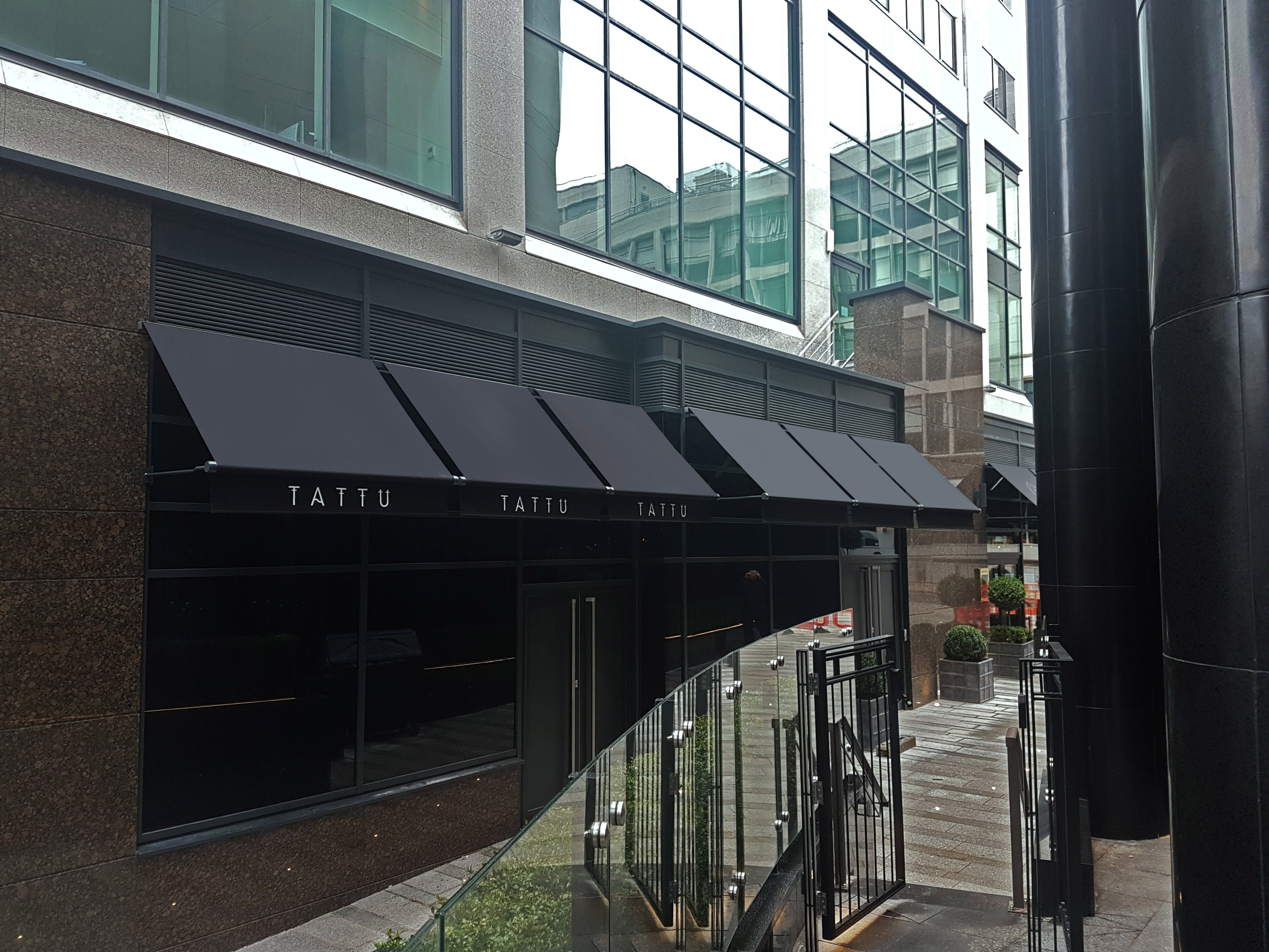 Greenwich awning Tattu