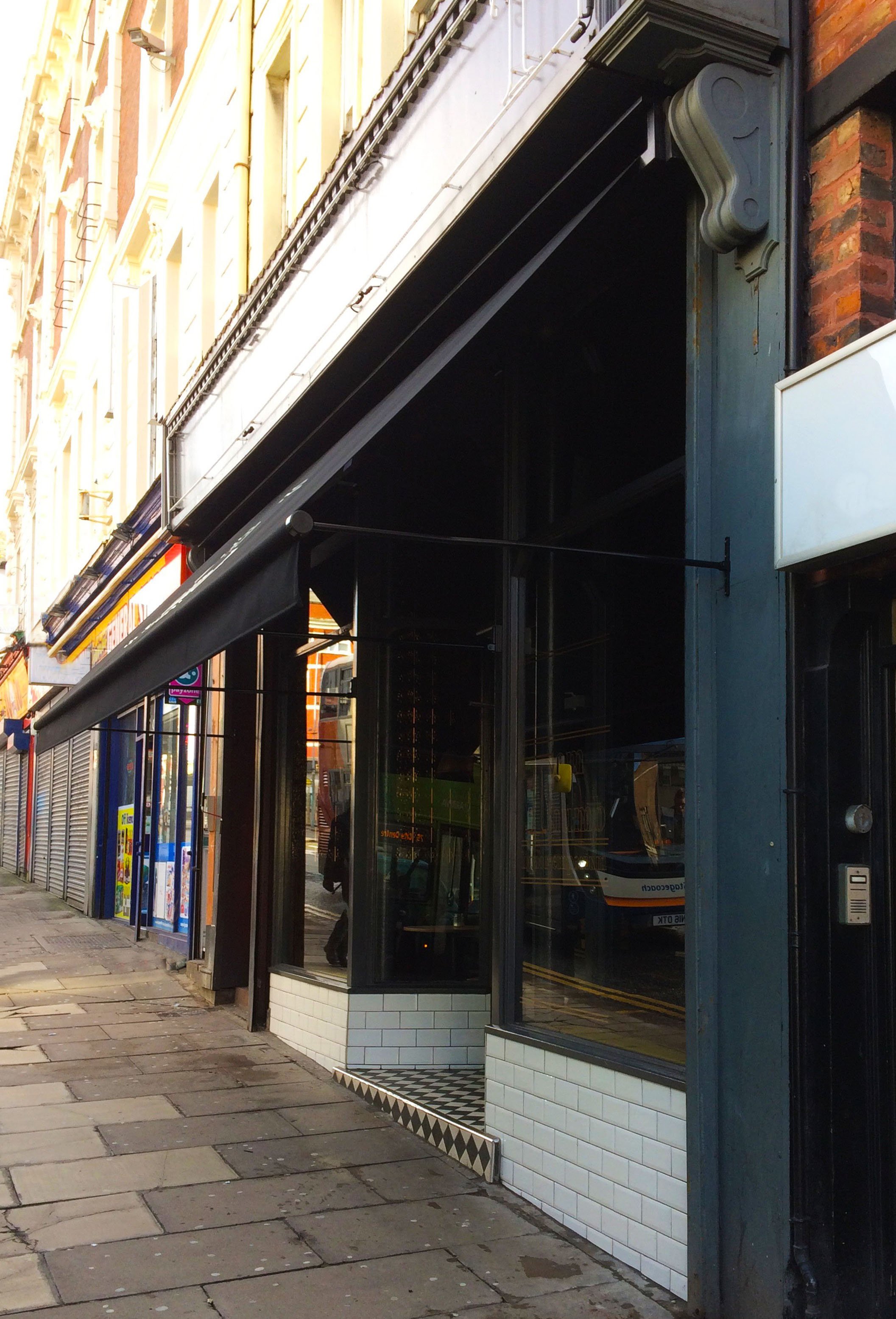 Greenwich awning Tom Thumb