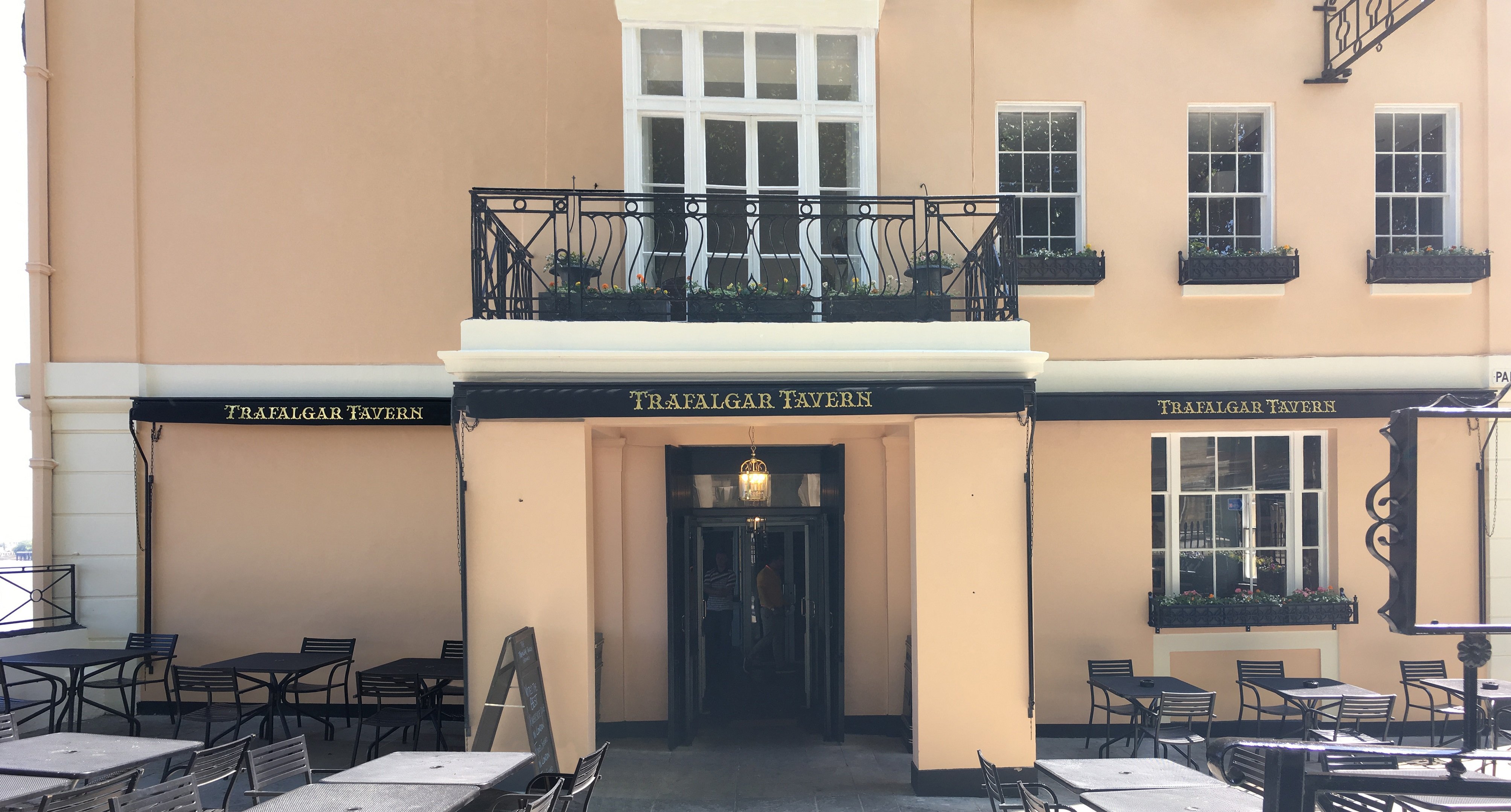 Victorian awnings Trafalgar