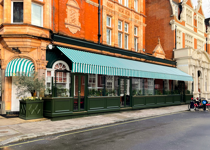 Harrys Bar, Greenwich Cantilever